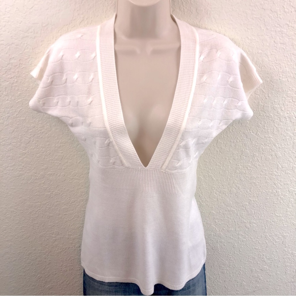 New York & Company cream white V neck short sleeve sweater